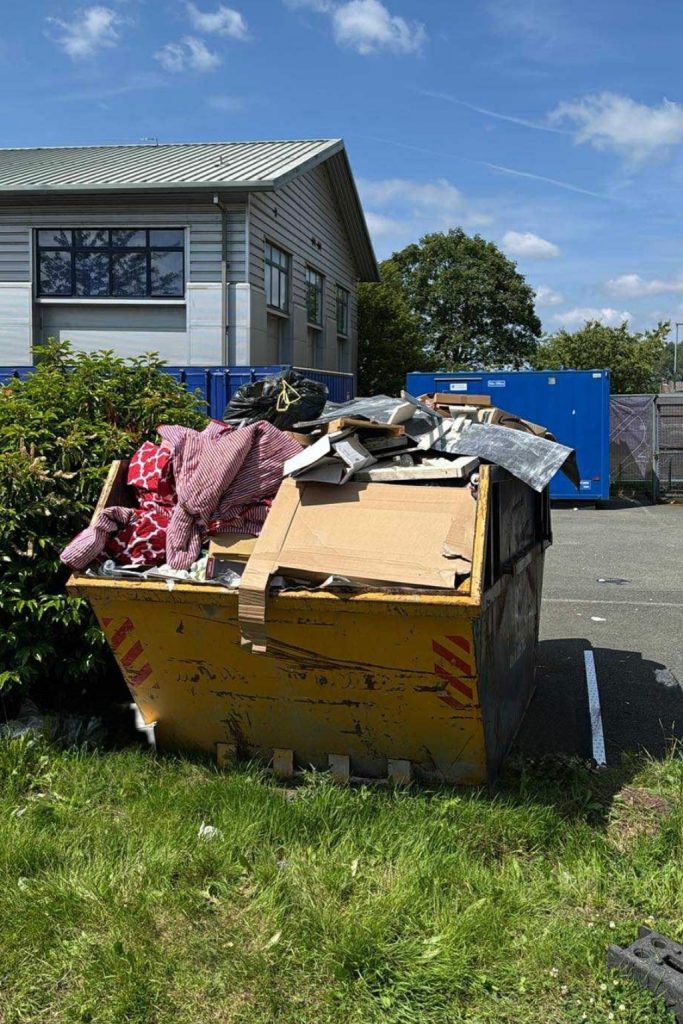 Affordable skip hire service in Rochester and Medway